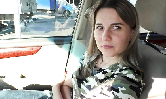 Русская секретарша даже не догадывается, что босс хочет кончить ей в рот