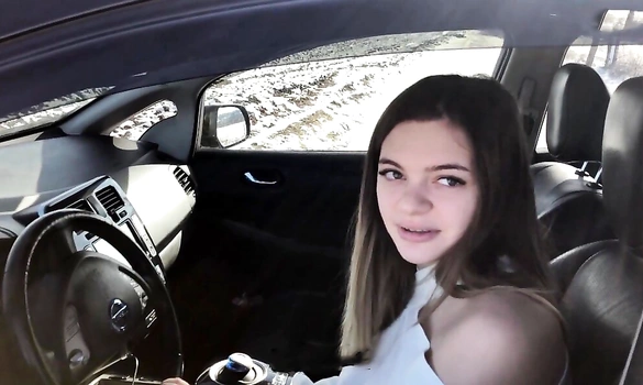Попросила незнакомца помочь развернуться на машине и дала трахнуть за это