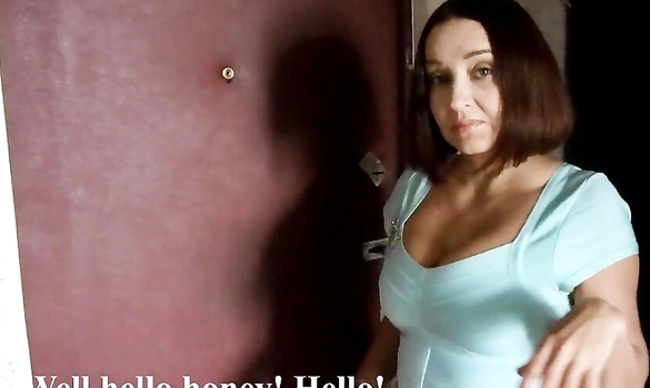 Жена-милфа вернулась домой поздно, а её трусики в сперме