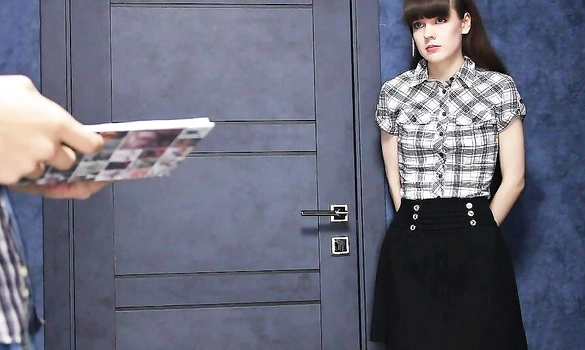 Алёна не хочет чтобы выгнали из универа, поэтому и решилась на секс с преподом!