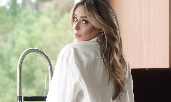 Красивая милфа дала молодому красавцу и получила оргазм вместе с ним