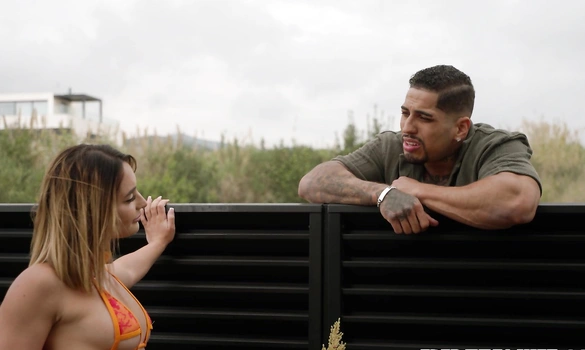 Анальный секс с соседом решает любые проблемы