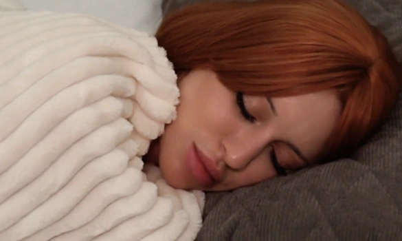 Сводная сестра красивица перебрала со спиртным